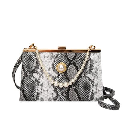 New Stylish Snake-pattern Pearl Handbag Versatile And Easy To Match